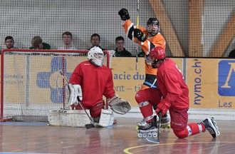 La finale de la Coupe d'Europe U19 d'inline hockey entre Rossemaison et Copenhague