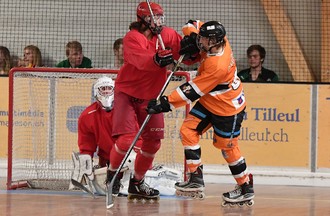 La finale de la Coupe d'Europe U19 d'inline hockey entre Rossemaison et Copenhague