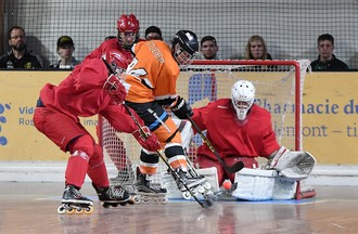 La finale de la Coupe d'Europe U19 d'inline hockey entre Rossemaison et Copenhague