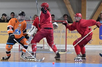 La finale de la Coupe d'Europe U19 d'inline hockey entre Rossemaison et Copenhague
