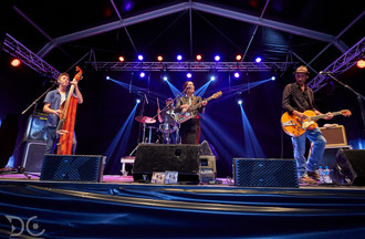 Ziia & The Swing Maates