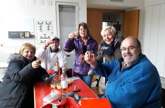 Après avoir pellé la neige, un réconfort bien mérité