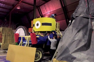 Construction de chars de carnaval