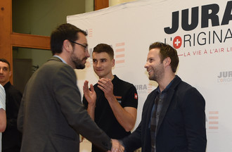 David Jobin félicité par le ministre Martial Courtet