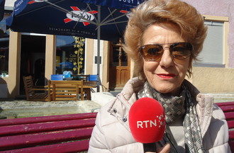 Yvette la participante du jeu: questions régionales