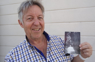 Claude qui a relevé le défi en nous apportant une photo de la pierre suspendue