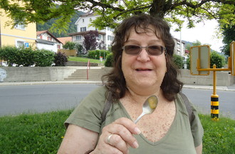 Loraine qui a relevé le défi en nous apportant du miel