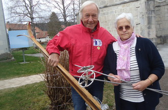 Françoise a relevé notre défi en apportant d'anciens piolets