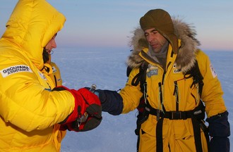  Départ du cap Artichesky pour le pôle nord un verre de vodka pour le respect de la tradition