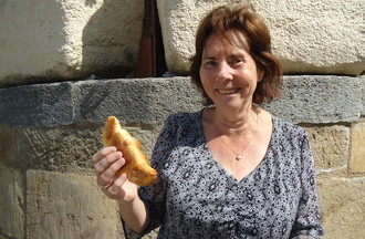 Sylvia qui a relevé le défi en nous apportant des croissants
