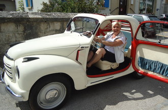 Cette voiture est de 1950