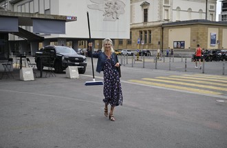 Yvette a relevé notre défi en apportant un balai