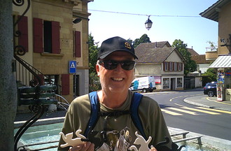 Alain nous a apporté des objets en forme de chat