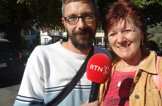 Loïc et Cathy les participants du jeu: des paroles une chanson