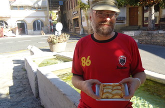 Joël qui a relevé le défi en nous apportant quelque chose en rapport avec les pommes