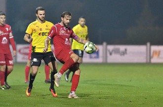 Labinot Sheholli devant Nuredin Bitiq