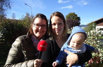 Vanessa à droite, la gagnante du jeu: des paroles une chanson