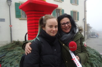 Séverine et sa fille Stella, la gagnante du jeu: des paroles une chanson