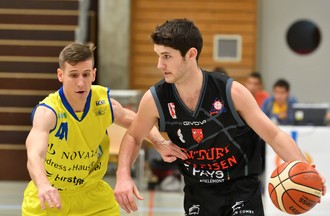 Robert Zinn devant Alexis Herrmann