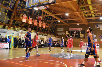 Zach Lewis au lancer-franc