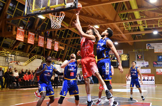 Kaanu Olaniyi devance Westher Monteni