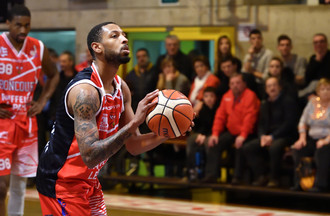 Zach Lewis, auteur de 32 points et du shoot à trois points de l'égalisation pour arracher la prolongation