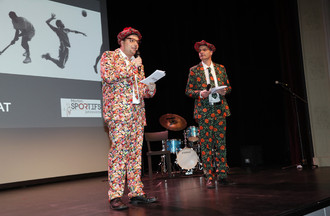 Les animateurs de la soirée Raphaël Chalverat (à gauche) et Jérôme Mouttet (Photo : Roger Meier)