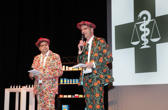 Les animateurs de la soirée Raphaël Chalverat (à gauche) et Jérôme Mouttet (Photo : Roger Meier)