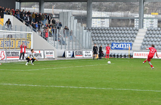 Labinot Sheolli s'élance et trompe Severin Fankhauser