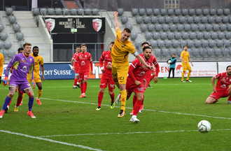 Tom Villemin est bousculé
