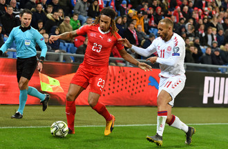 Kevin Mbabu face à Martin Braithwaite