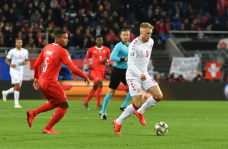 Manuel Akanji devancé par Nicolai Jorgensen