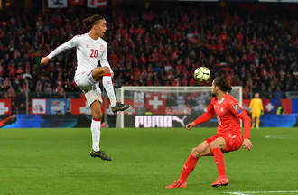 Yussuf Poulsen devance Ricardo Rodriguez