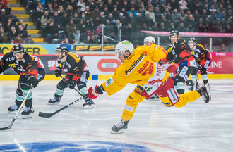 Le tir puissant de Toni Rajala