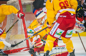 Jonas Hiller dans la mêlée