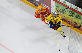 Eric-Ray Blum devant Jason Fuchs