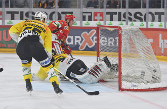 L'attaquant finlandais expédie le puck au fond et offre la victoire au HCB