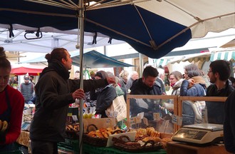 Marché de Neuchâtel, le 06.04.19.