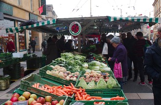 Marché de Neuchâtel, le 06.04.19.