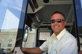 Vincent le sympathique conducteur de car posal