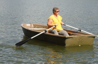   Carmen a relevé notre défi en nous apportant des rames, elle a fait la traversée du lac, bravo
