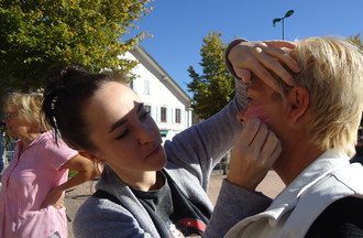 Séance de maquillage part ma collègue Mélissa