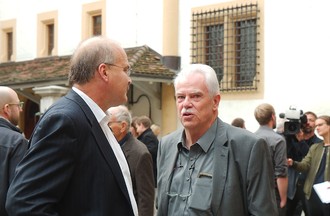 Le conseiller aux Etats Philippe Bauer aux côtés de Pierre Steulet.