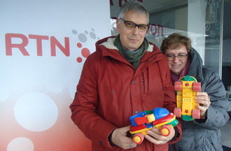 Jacques et Heidi qui ont relevé notre défi en nous apportant de mignons patins à roulettes
