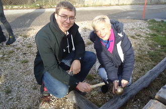 Nous devions tenter de planter un clou en une seule fois