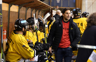 Michaël Neininger donne de la voix sur le banc imérien