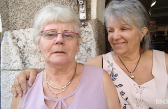 Liliane et la gérante du kiosque