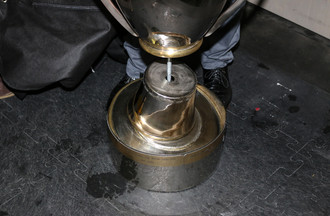 Le trophée n'a pas résisté aux festivités