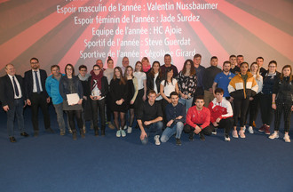 La photo de famille des Mérites sportifs jurassiens 2019