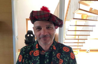 Jérôme Mouttet en tenue pyjama